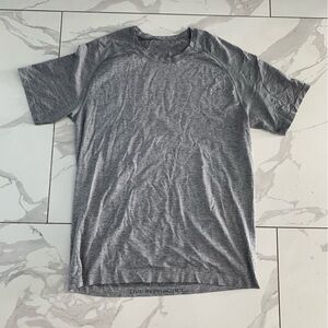 Lululemon Metal Vent Tech Men Sz Large Short Sleeve Gray  Performance T-Shirt